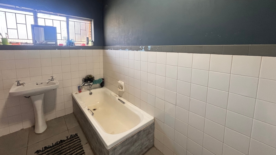 4 Bedroom Property for Sale in Flamwood North West